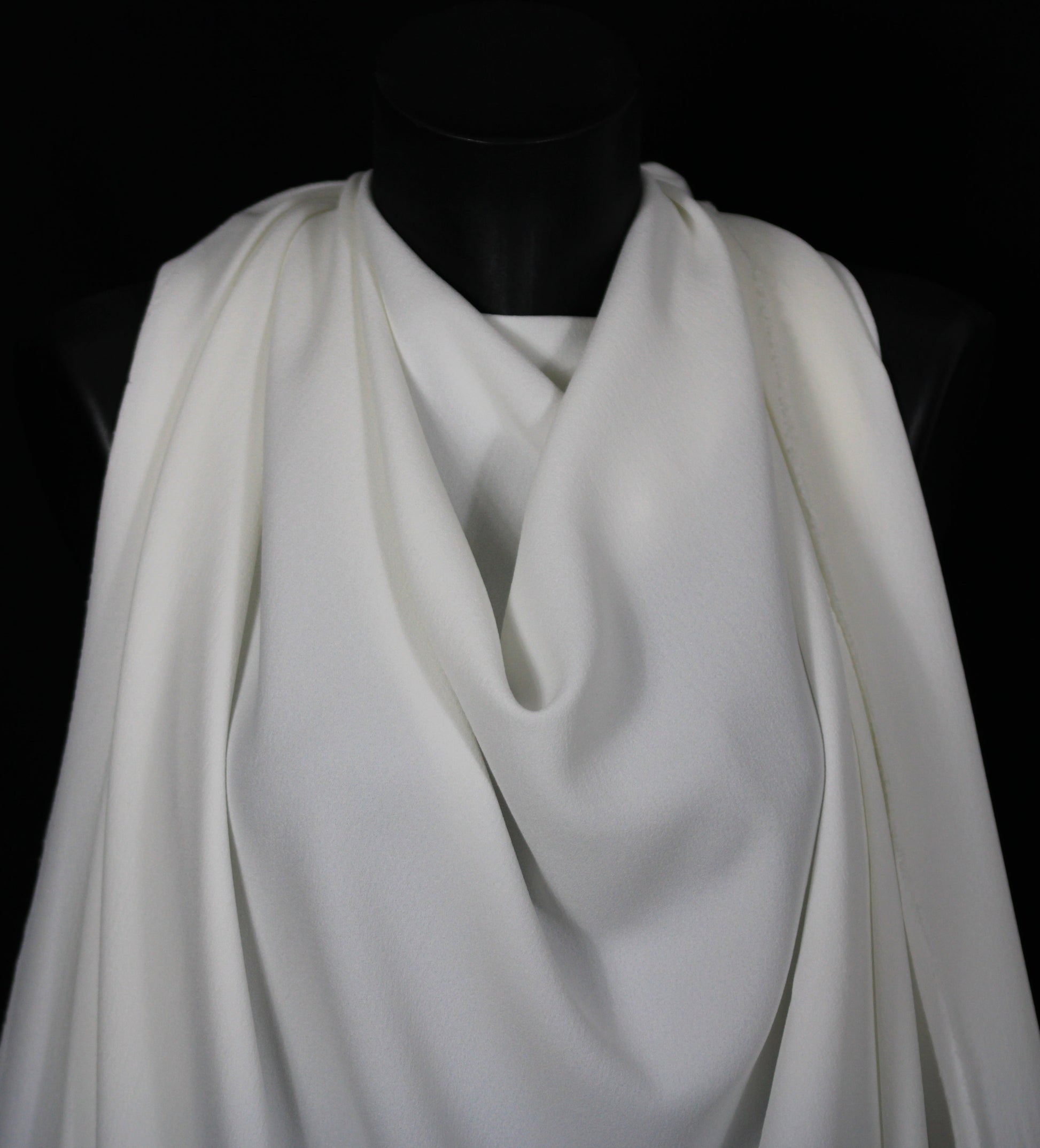 Tissu crêpe viscose prestige - blanc - photo 3/4 | So Tissus