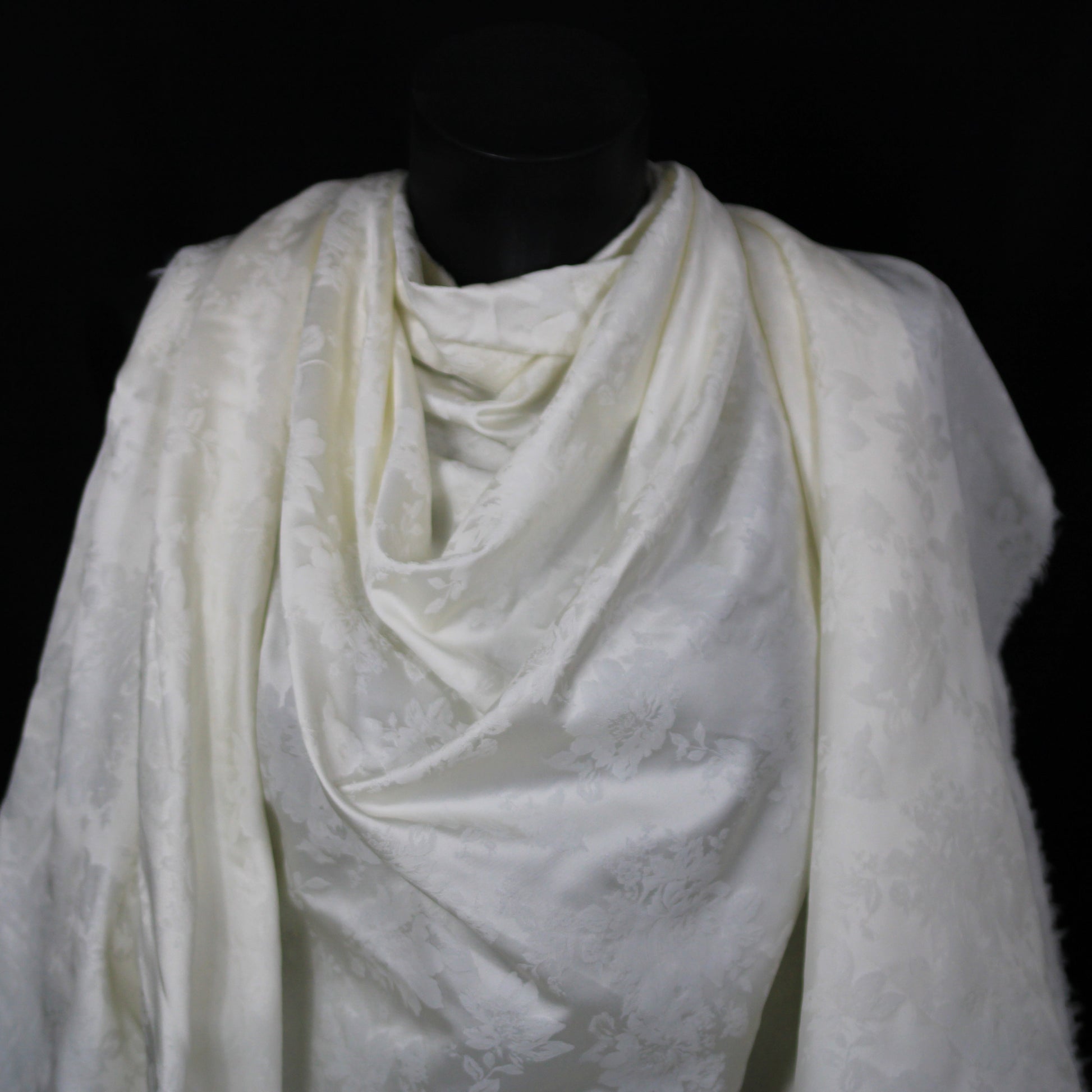 Tissu jacquard viscose - motif fleuri - ivoire - photo 4/4 | So Tissus