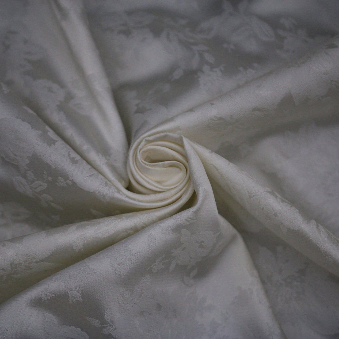Tissu jacquard viscose - motif fleuri - ivoire - photo 1/4 | So Tissus