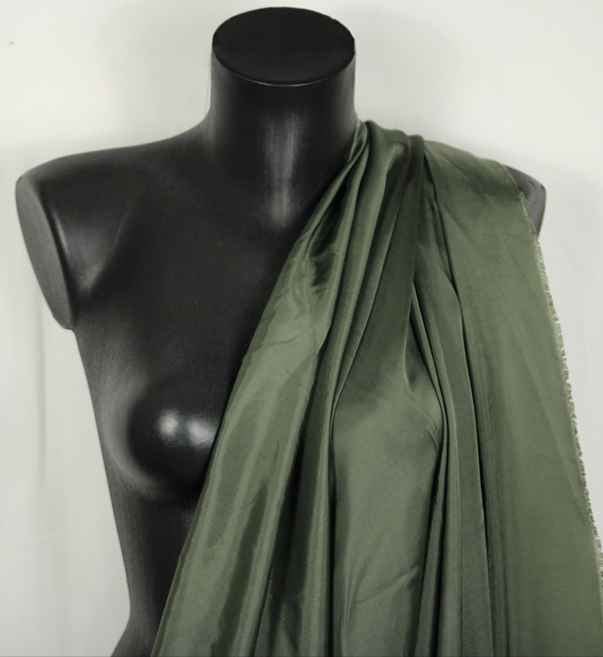 Tissu twill cupro - kaki - photo 4/4 | So Tissus