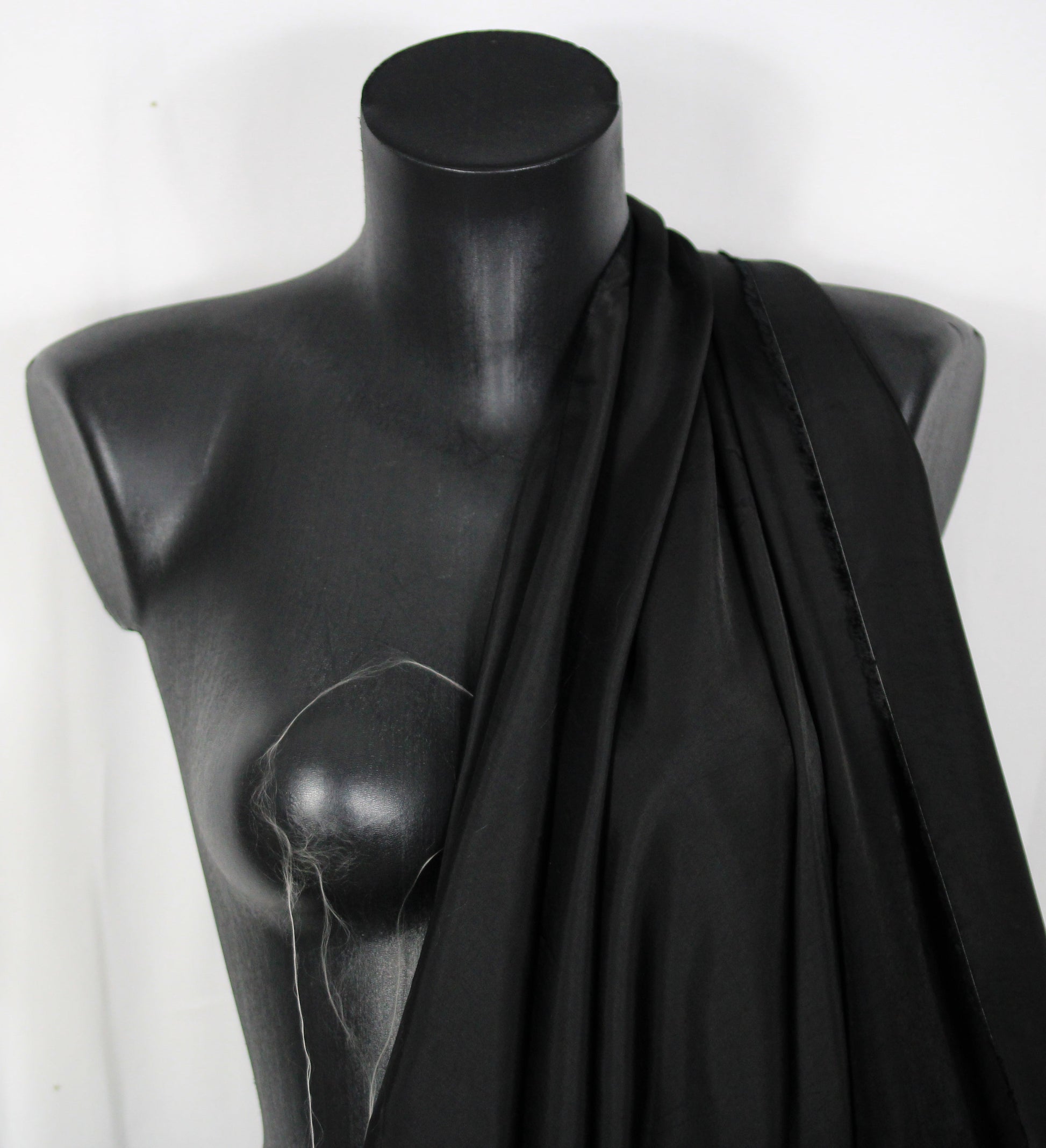 Tissu twill cupro - noir - photo 4/4 | So Tissus