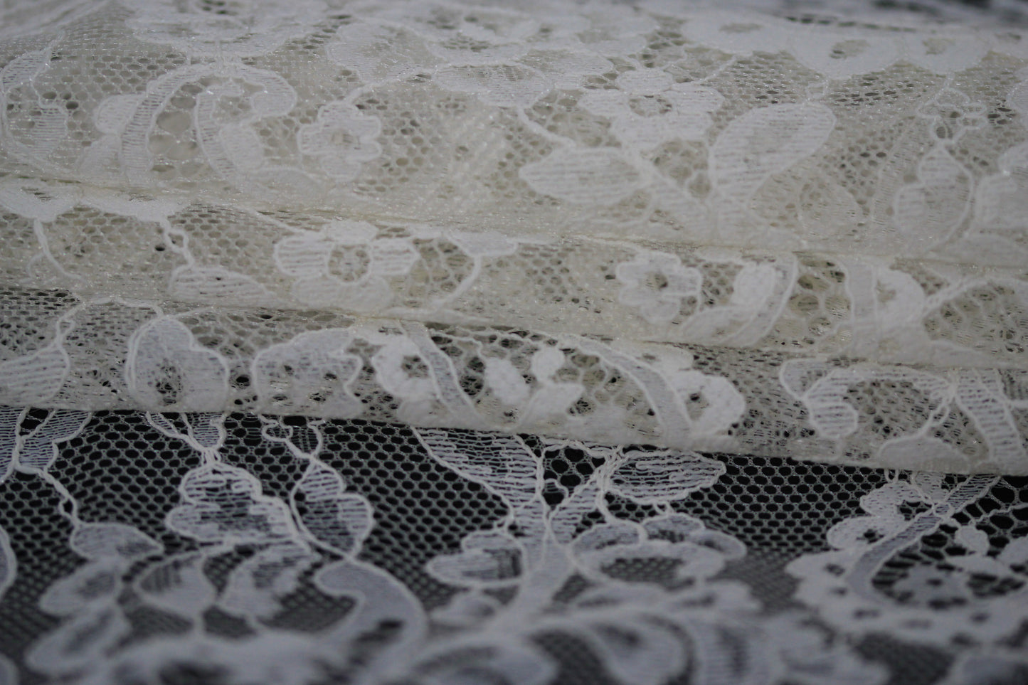 Tissu dentelle - motif fleuri - blanc - photo 2/5 | So Tissus