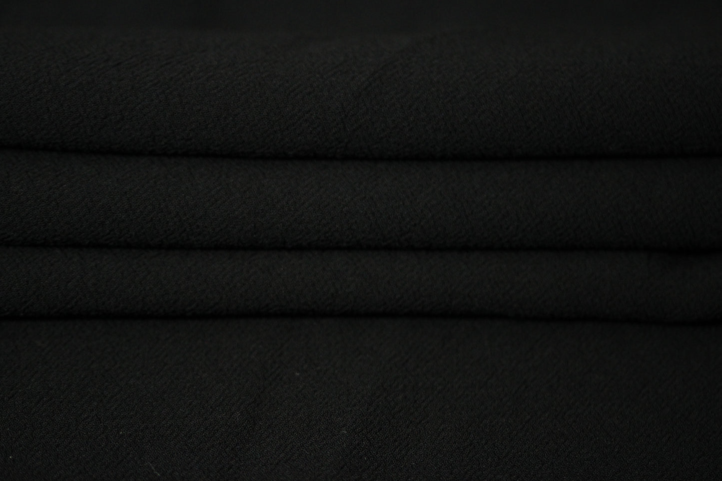 Tissu crêpe texturé - noir - photo 2/4 | So Tissus