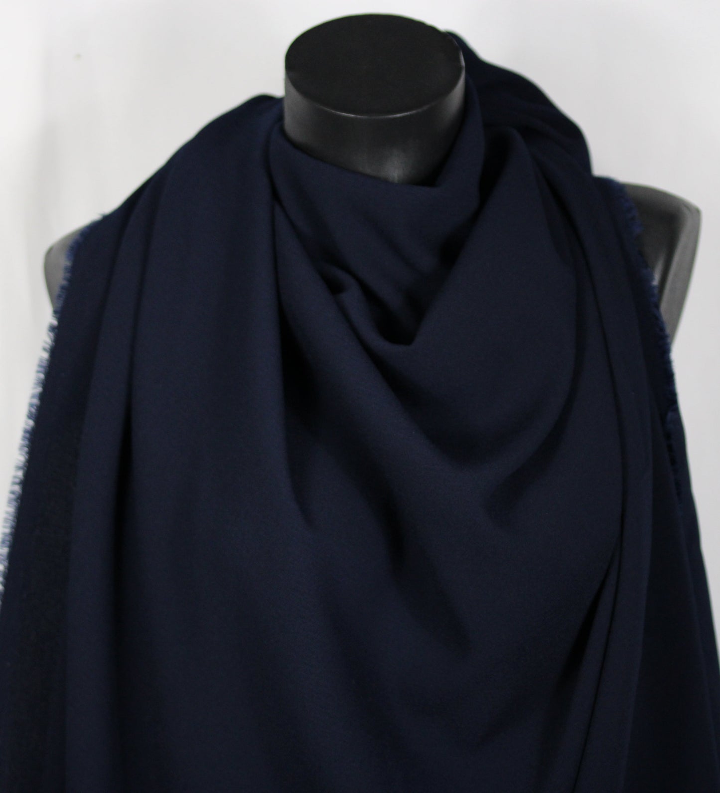 Tissu crêpe texturé - bleu marine - photo 3/4 | So Tissus