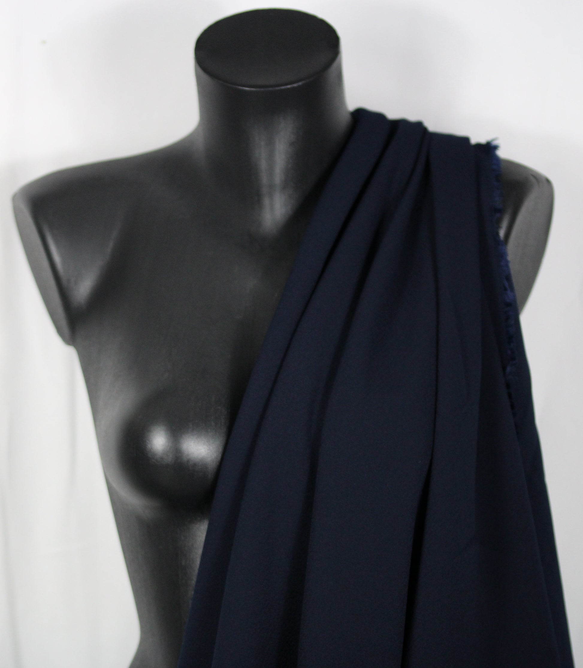 Tissu crêpe texturé - bleu marine - photo 4/4 | So Tissus