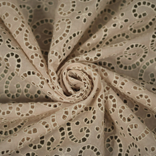 Tissu broderie anglaise - motif coeur - beige et blanc - photo 1/4 | So Tissus