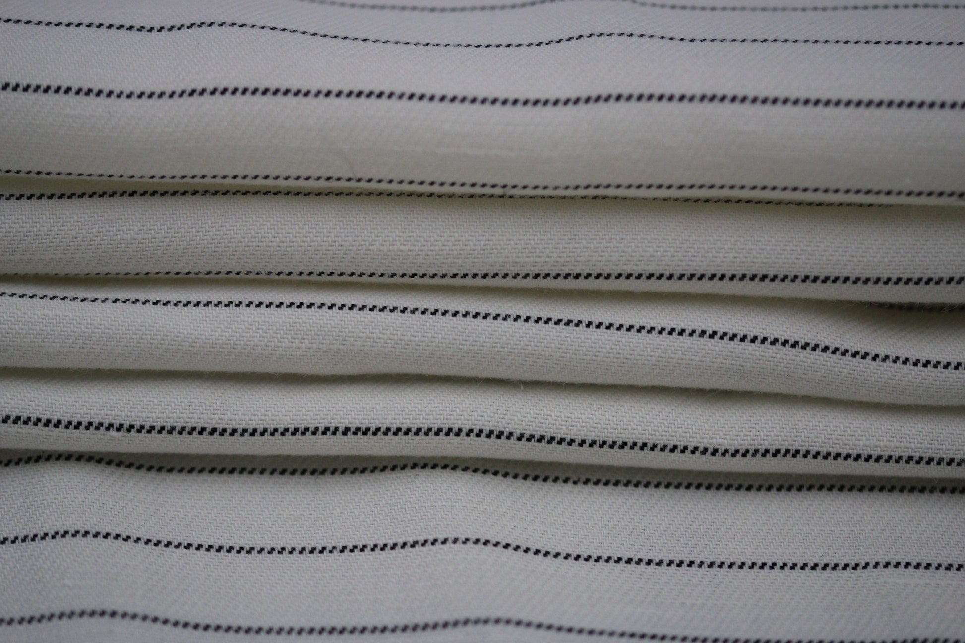 Tissu twill coton et lin -à rayures large - blanc et noir - photo 2/5 | So Tissus