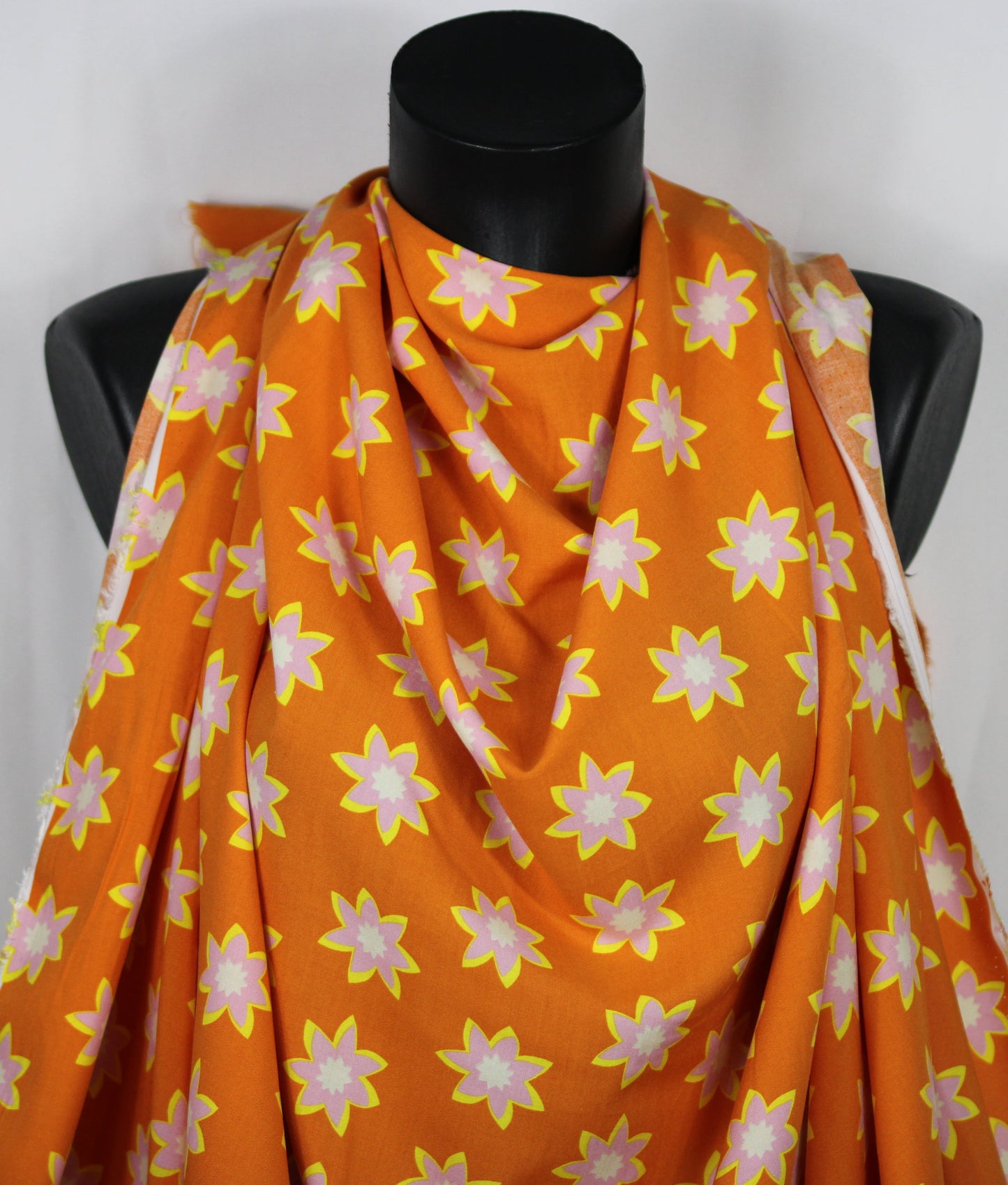 Tissu viscose - imprimé fleur étoilé - orange, rose et jaune - photo 4/5 | So Tissus