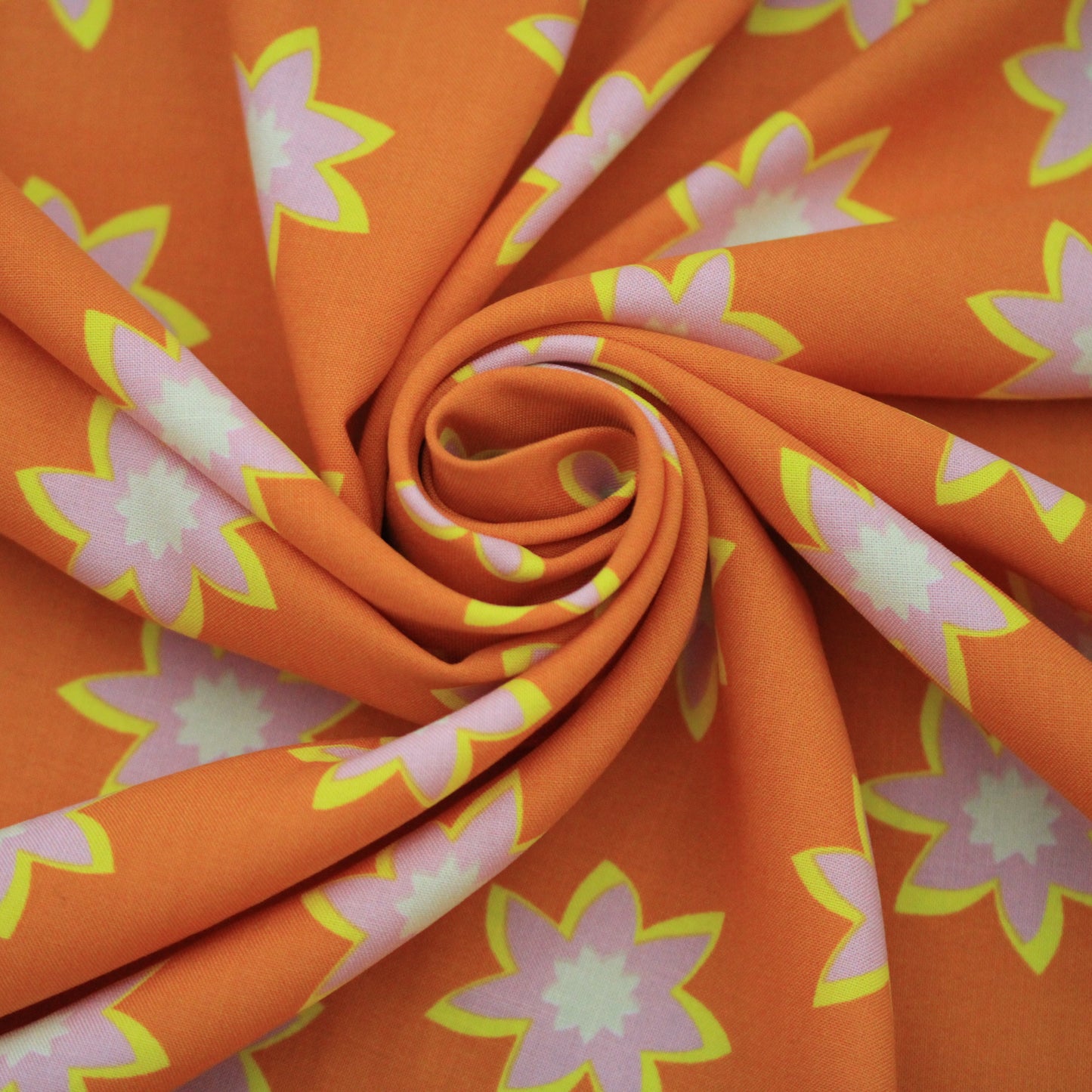 Tissu viscose - imprimé fleur étoilé - orange, rose et jaune - photo 1/5 | So Tissus
