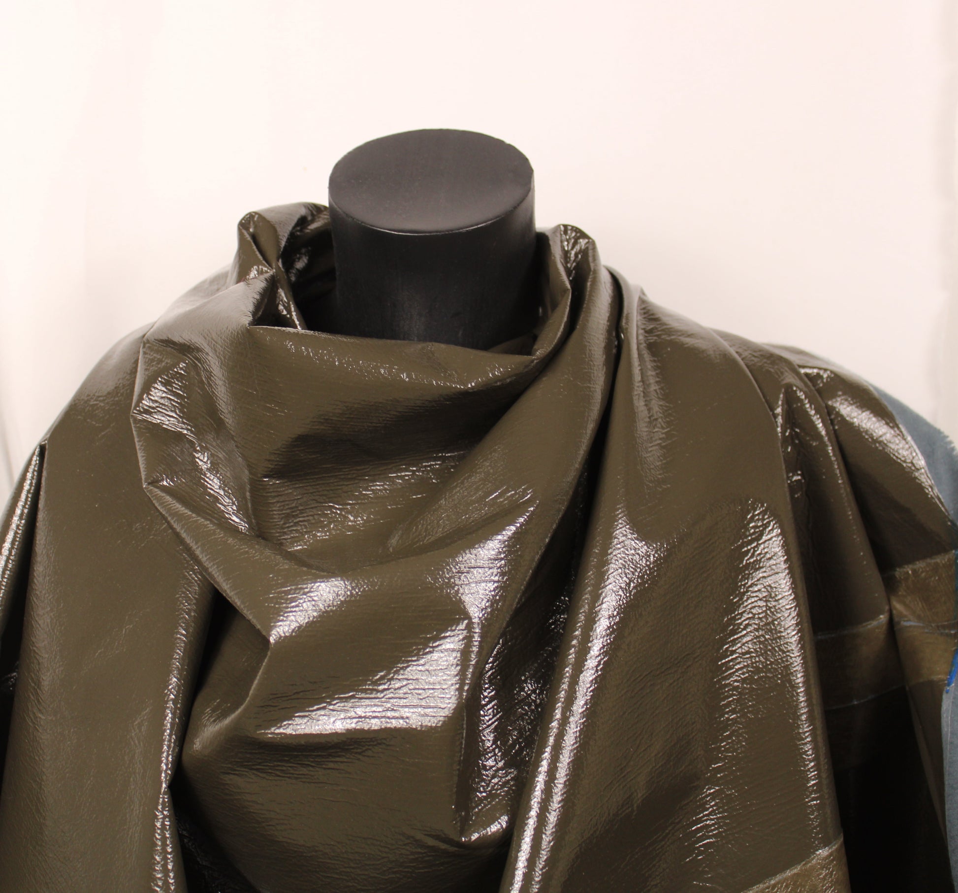 Tissu vinyle - kaki foncé - photo 4/4 | So Tissus