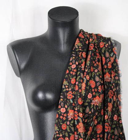 Tissu crêpe de chine 100% soie - imprimé fleuri - ton noir et rouille
