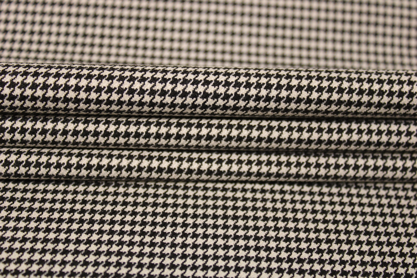 Tissu effet laine froide - pied de puce - blanc et noir - photo 2/5 | So Tissus
