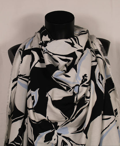Tissu lin viscose -imprime grandes fleurs - noir, blanc et bleu ciel - photo 4/5 | So Tissus