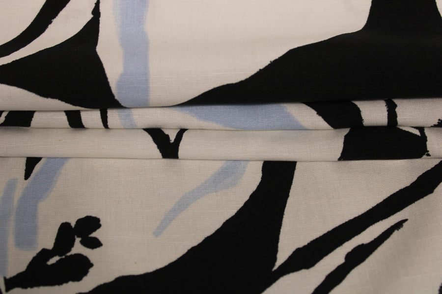 Tissu lin viscose -imprime grandes fleurs - noir, blanc et bleu ciel