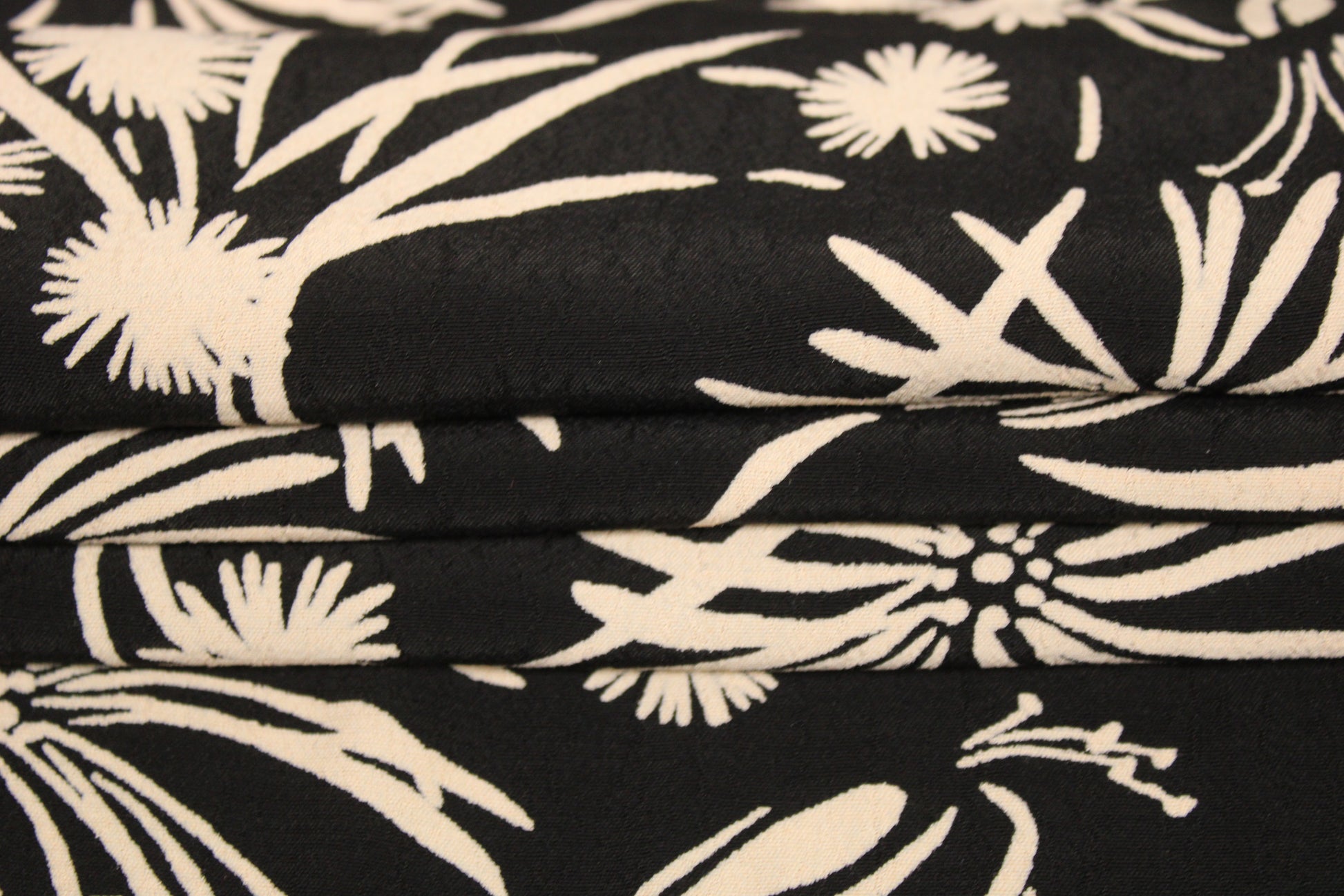 Tissu crêpe viscose - imprimé feu d'artifice - beige et noir - photo 2/5 | So Tissus