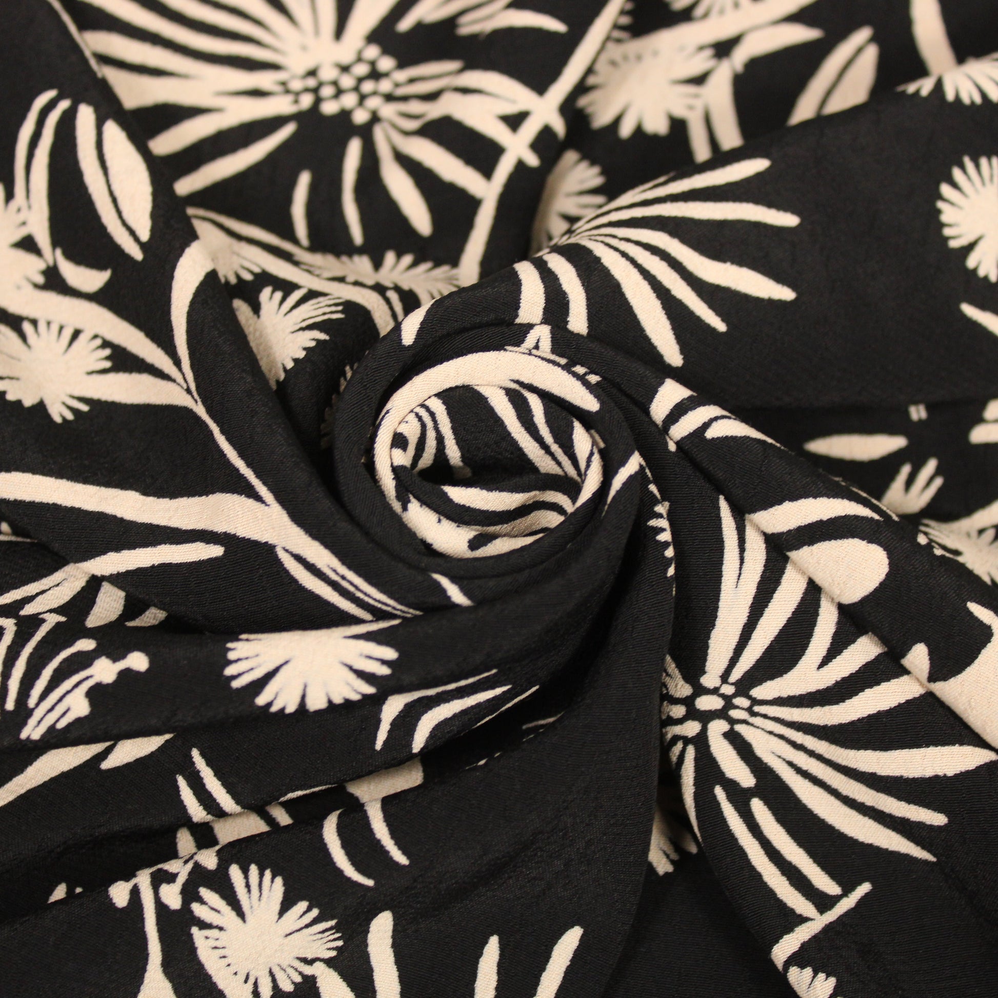 Tissu crêpe viscose - imprimé feu d'artifice - beige et noir - photo 1/5 | So Tissus