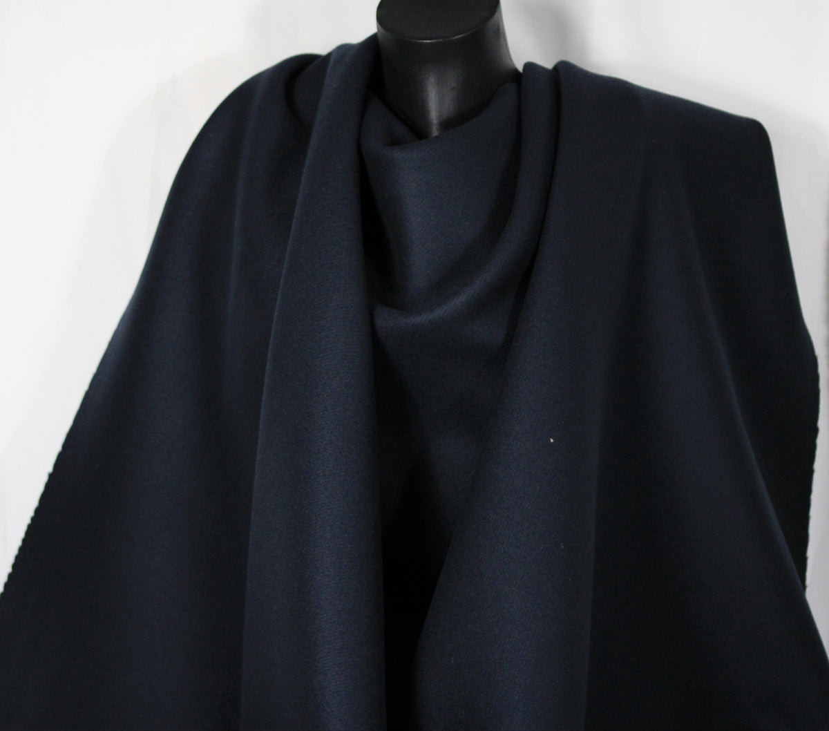 Fabric broadcloth wool  - black live