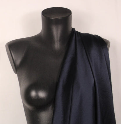 Tissu satin de soie - bleu marine - photo 3/4 | So Tissus