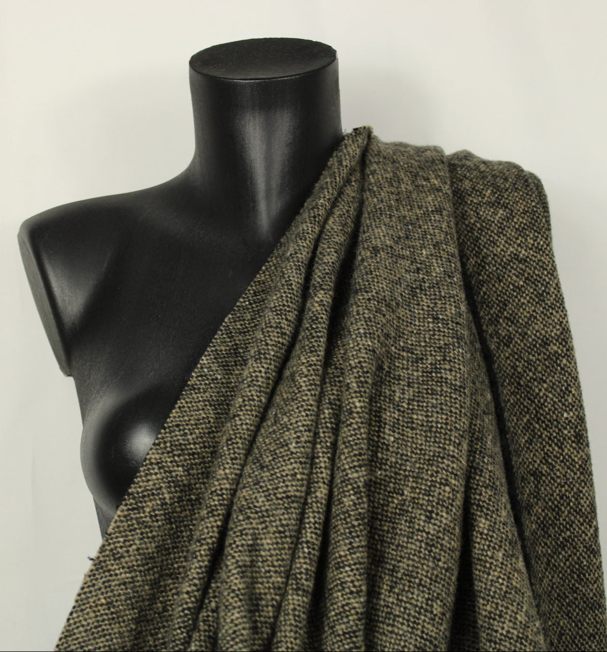 Tissu tweed laine moucheté - ton noir et beige - photo 3/4 | So Tissus