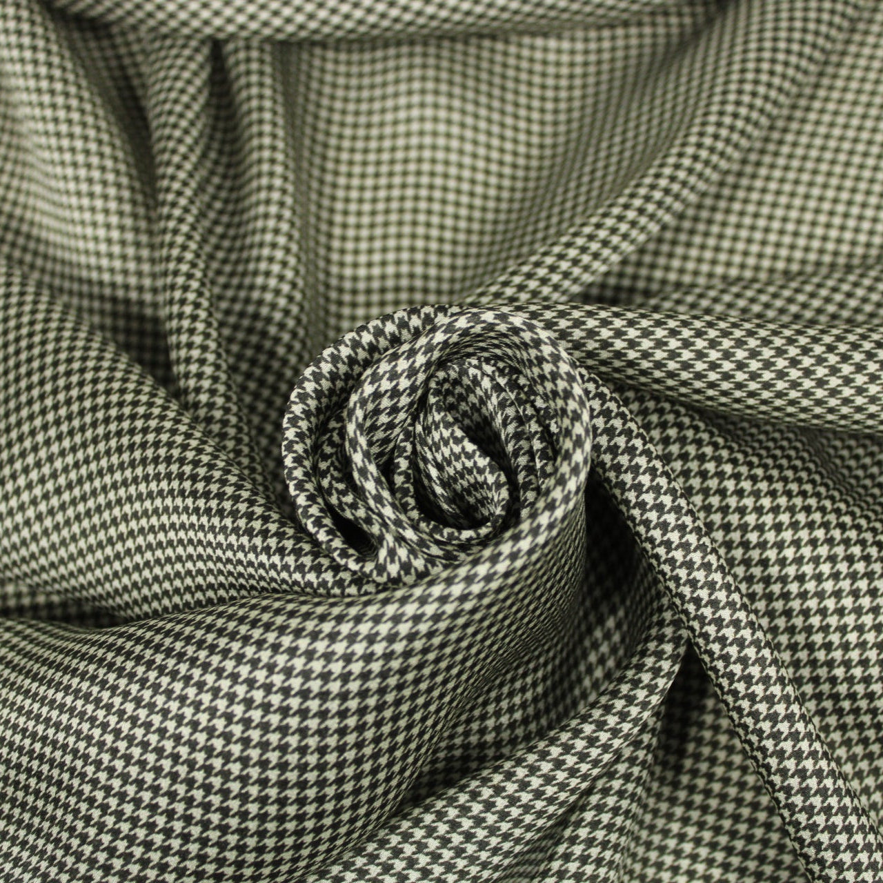 Tissu mousseline de soie- imprimé pied de puce - écru et noir - photo 1/4 | So Tissus