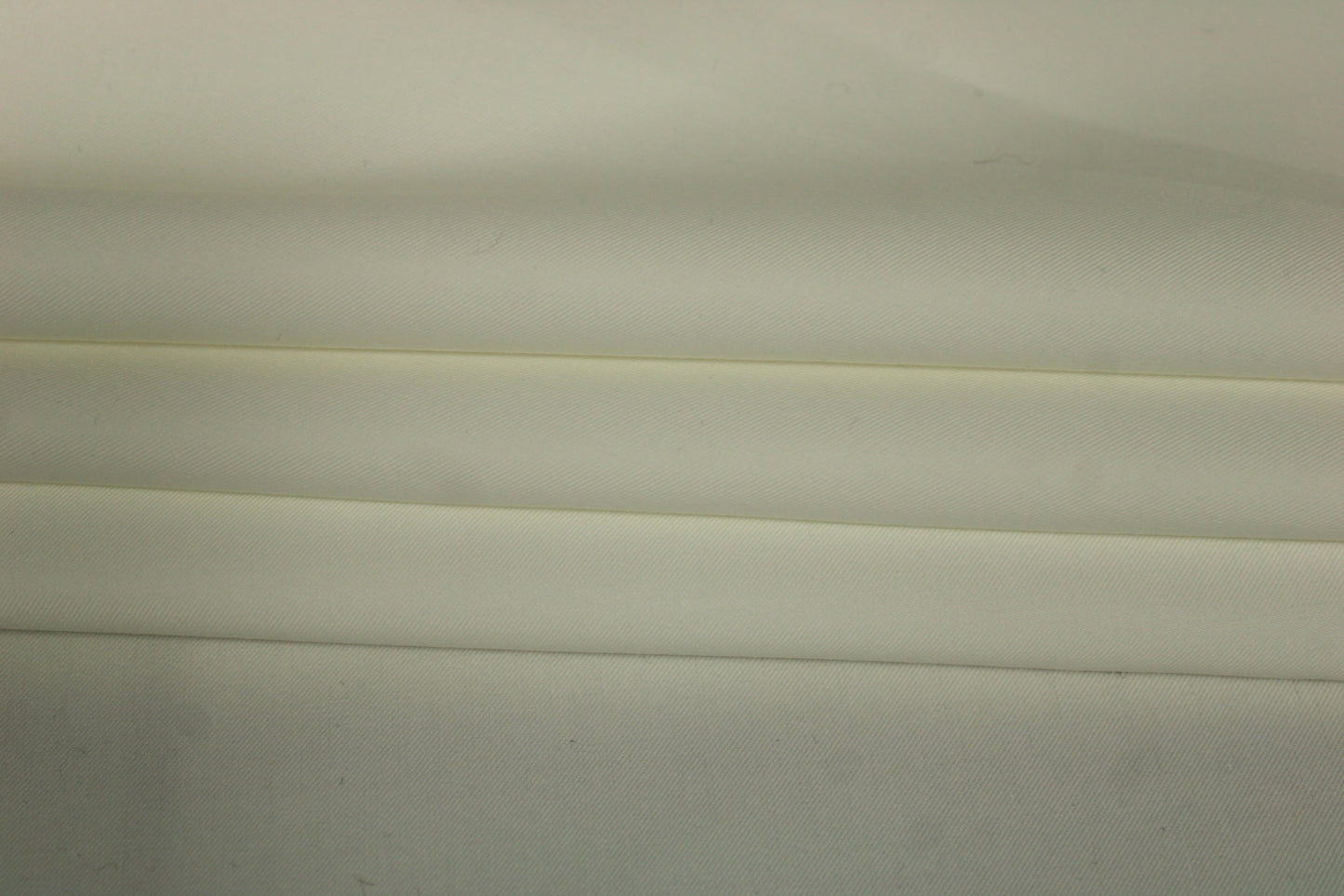 Tissu gabardine fine de coton - imperméable - blanc - photo 2/4 | So Tissus