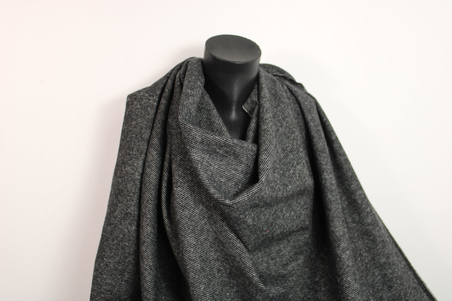 Tissu flanelle de laine et coton - gris anthracite - photo 3/4 | So Tissus