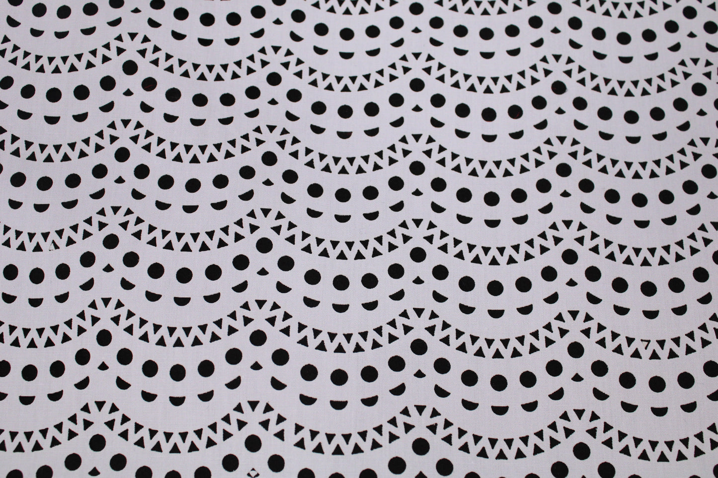 Tissu broderie anglaise au laser - blanc - photo 4/5 | So Tissus
