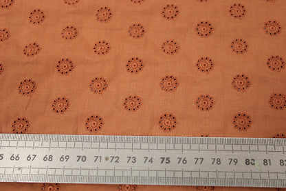 Tissu broderie anglaise - terracotta - photo 5/5 | So Tissus