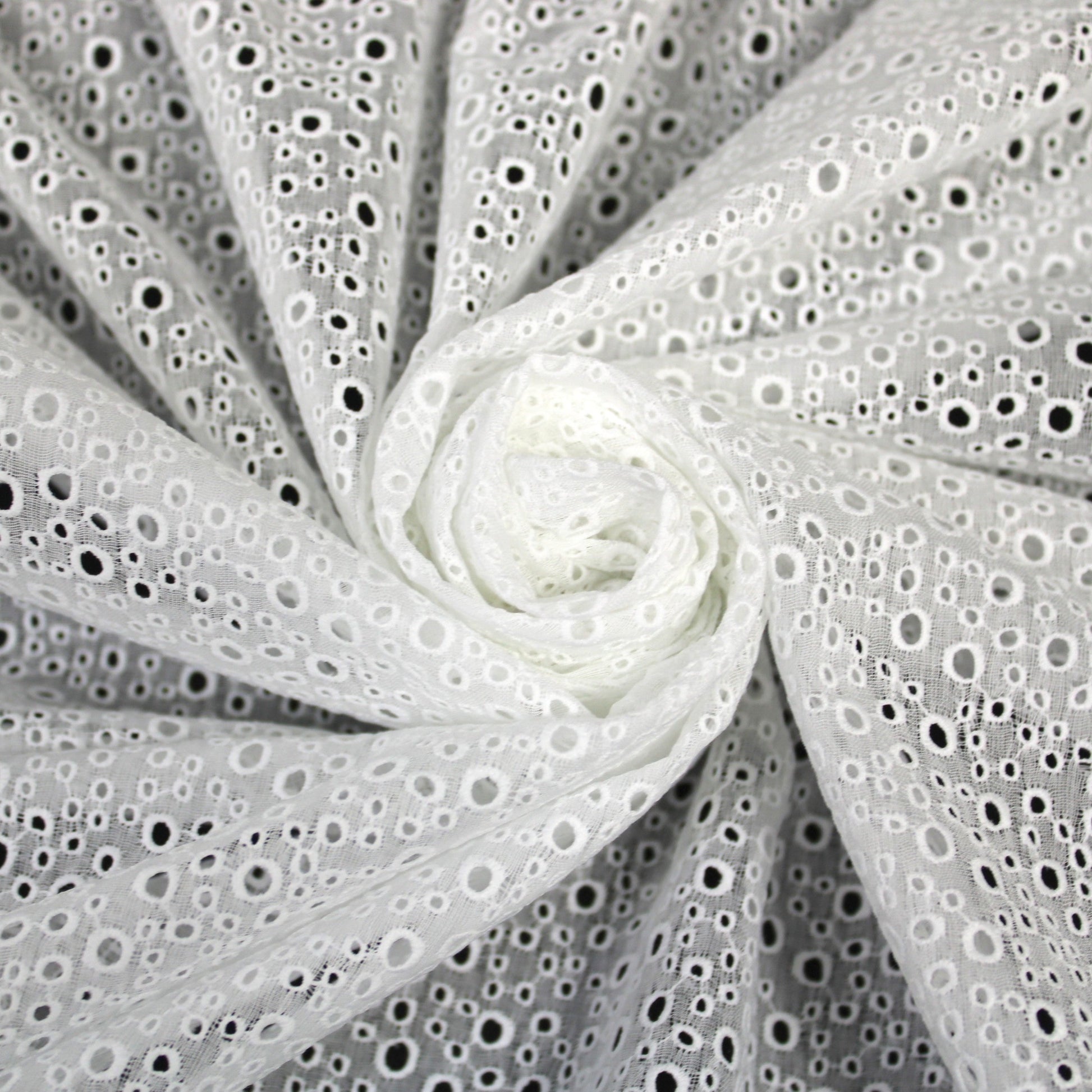Tissu broderie anglaise - blanc - photo 1/4 | So Tissus