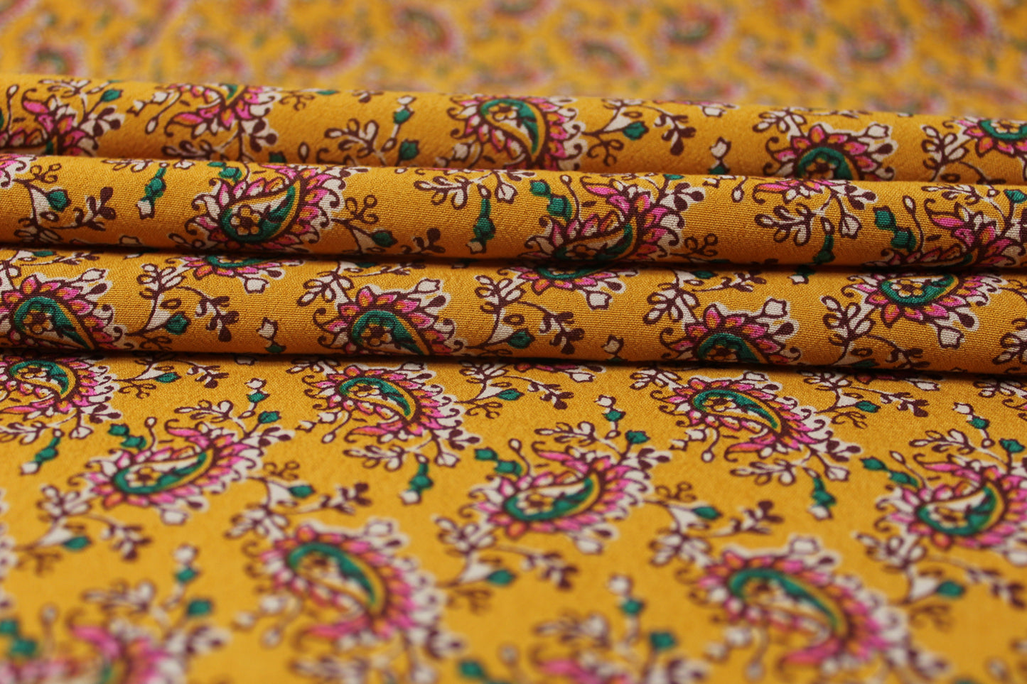 Tissu crêpe viscose - imprimé cachemire fleuri - ton orange - photo 2/4 | So Tissus