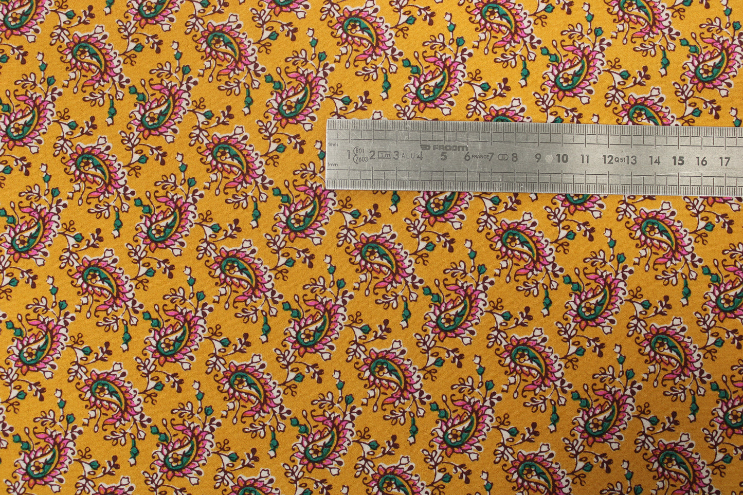 Tissu crêpe viscose - imprimé cachemire fleuri - ton orange - photo 4/4 | So Tissus