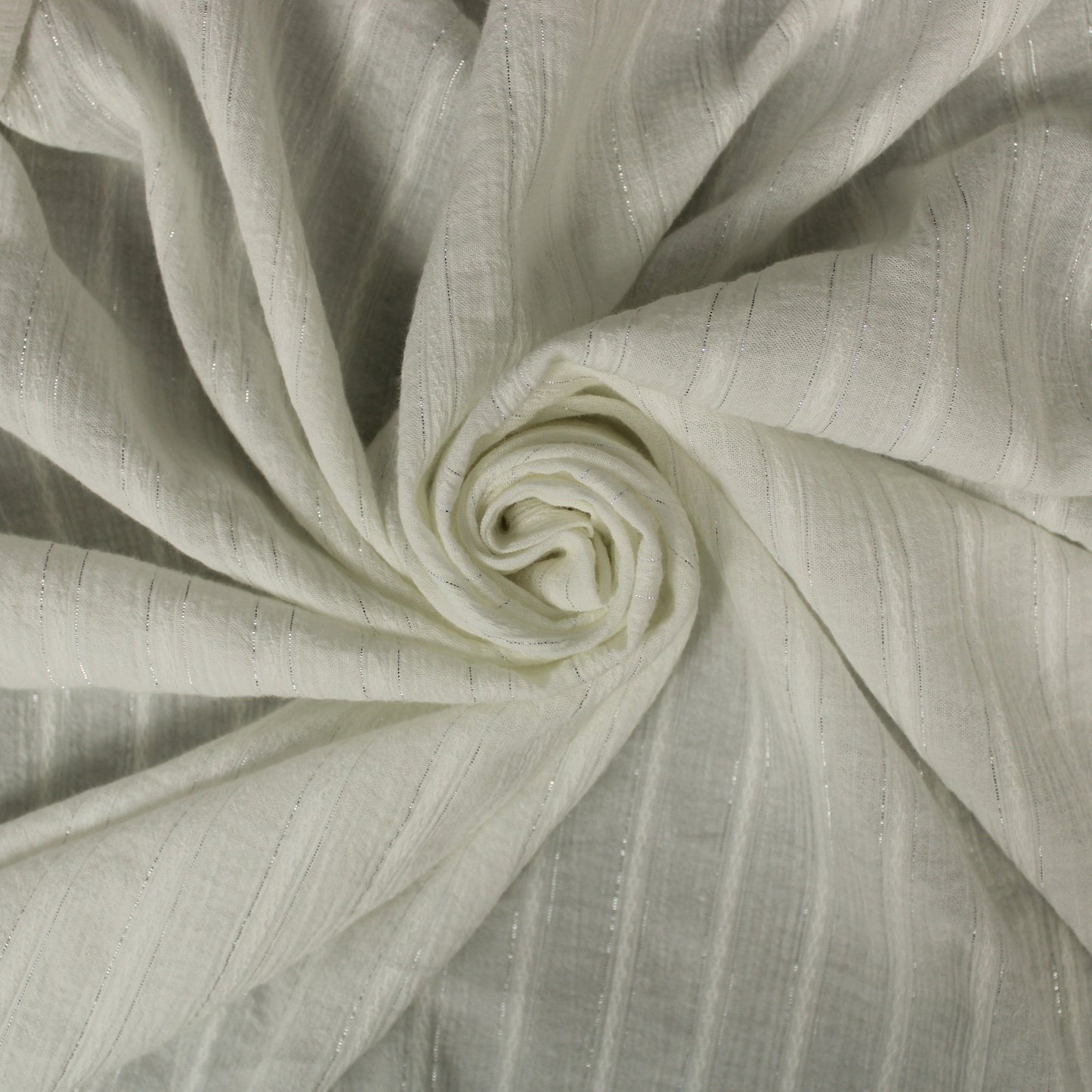 Tissu gaze de coton - blanc à rayures argenté - photo 1/4 | So Tissus