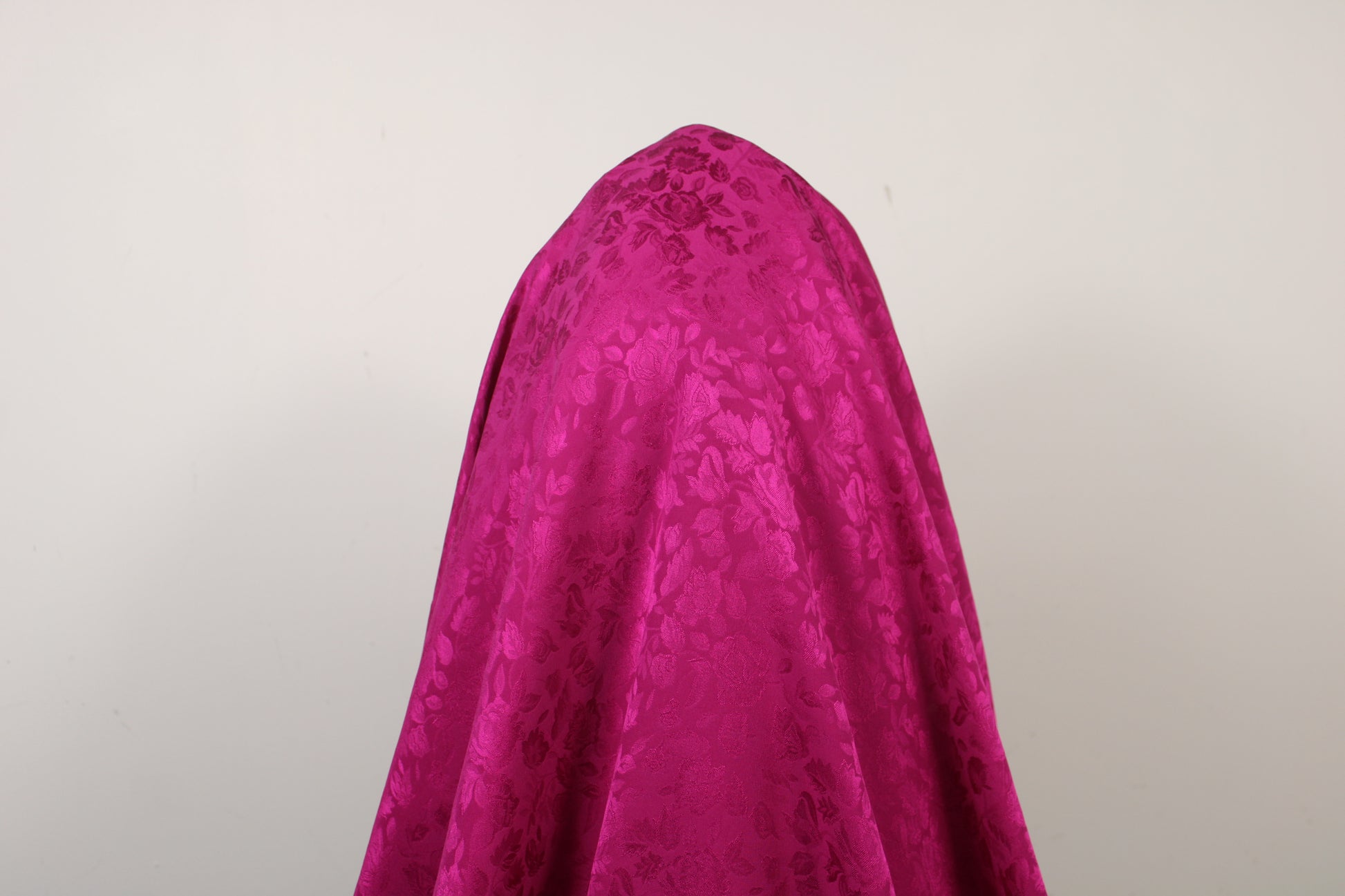 Tissu crêpe de soie - motif fleuri - fuchsia - photo 3/4 | So Tissus