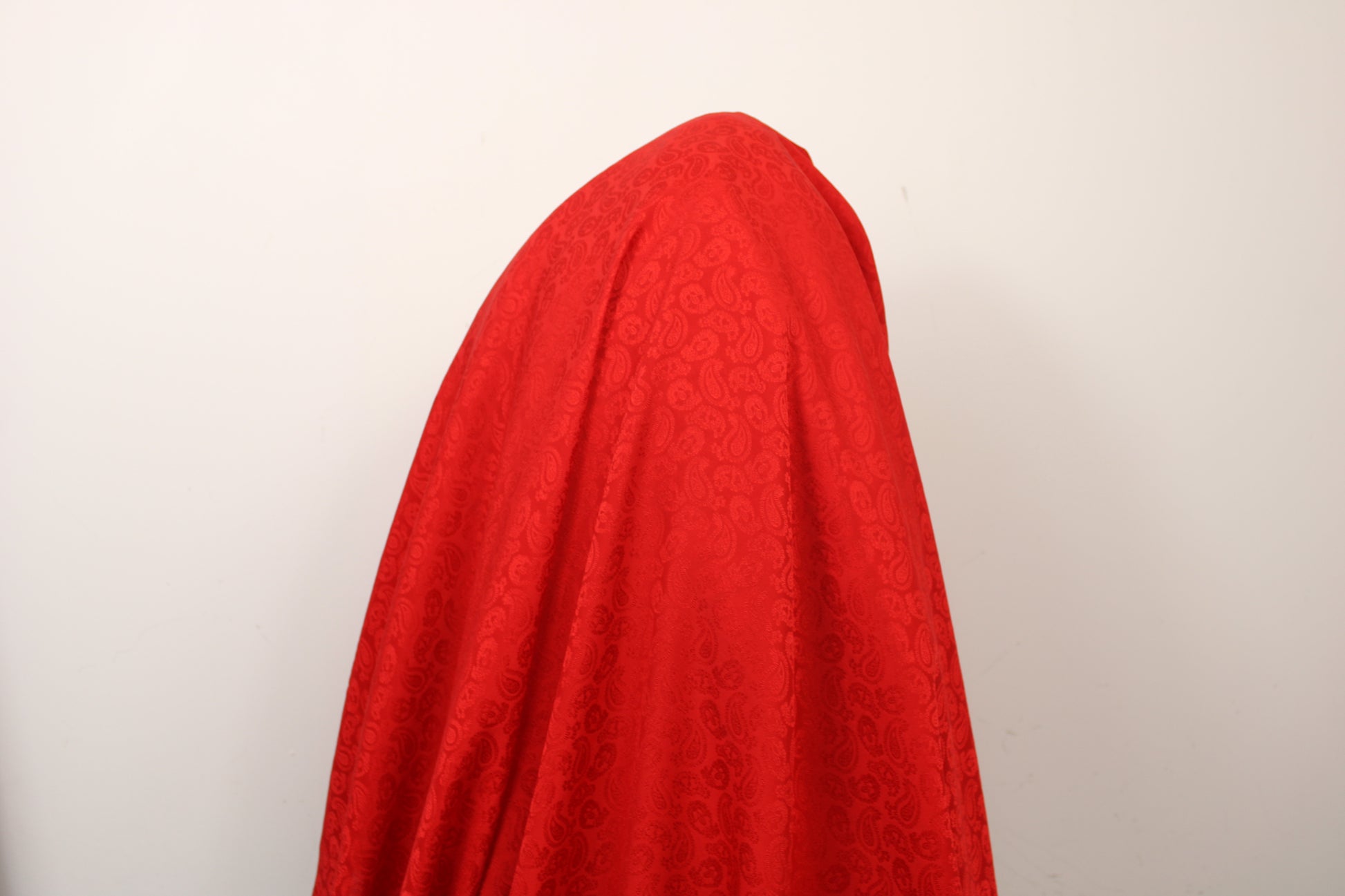 Tissu crêpe de soie - motif cachemire - rouge orangé - photo 3/4 | So Tissus