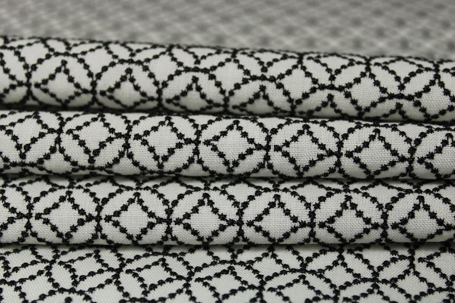 Tissu laine froide brodé - ivoire et noir