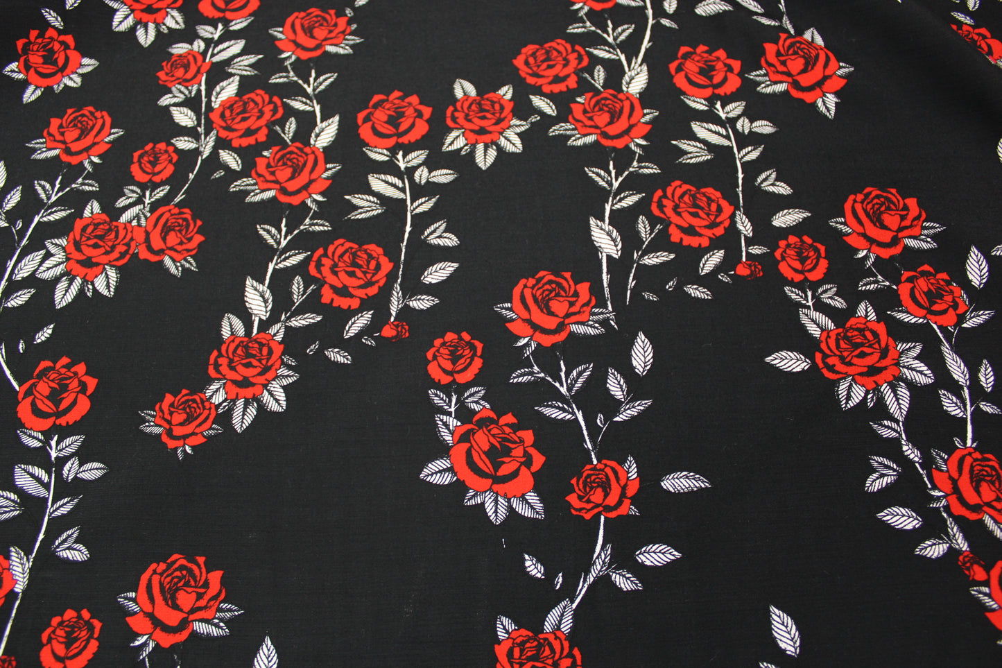 Tissu crêpe viscose - imprimé roses rouges - photo 4/5 | So Tissus