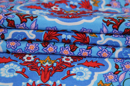Tissu crêpe viscose - imprimé fleuri - ton bleu - photo 2/5 | So Tissus