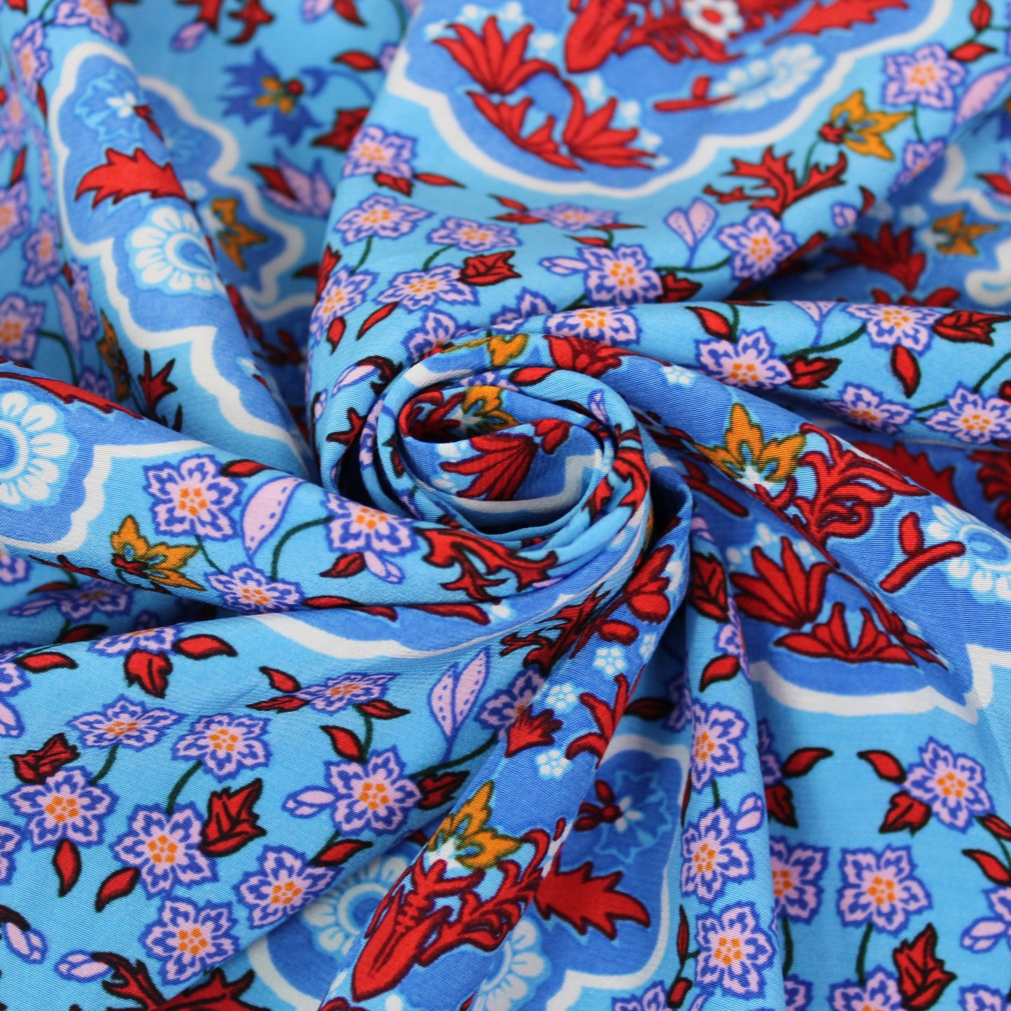 Tissu crêpe viscose - imprimé fleuri - ton bleu - photo 1/5 | So Tissus