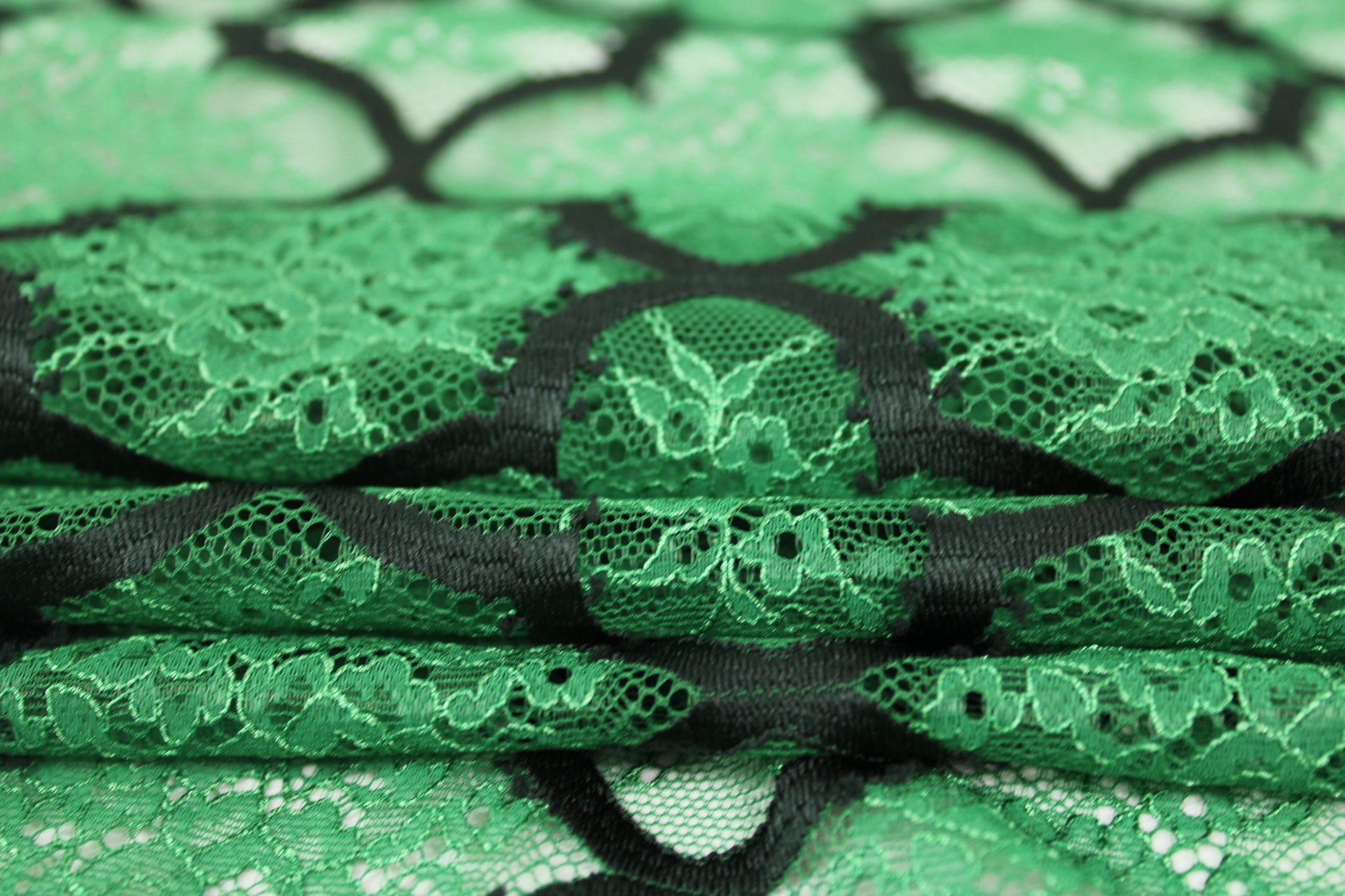 coupon de 3 mètres de dentelle - vert prairie - photo 2/5 | So Tissus