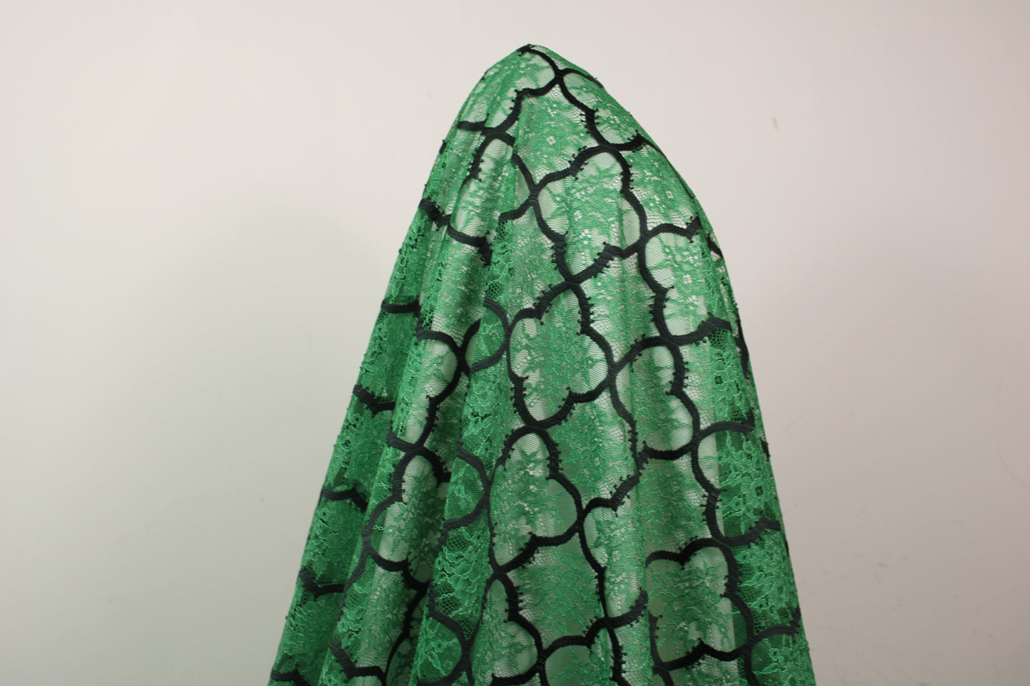 coupon de 3 mètres de dentelle - vert prairie - photo 3/5 | So Tissus