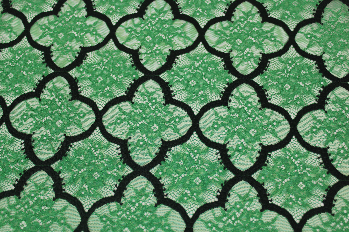 coupon de 3 mètres de dentelle - vert prairie - photo 4/5 | So Tissus