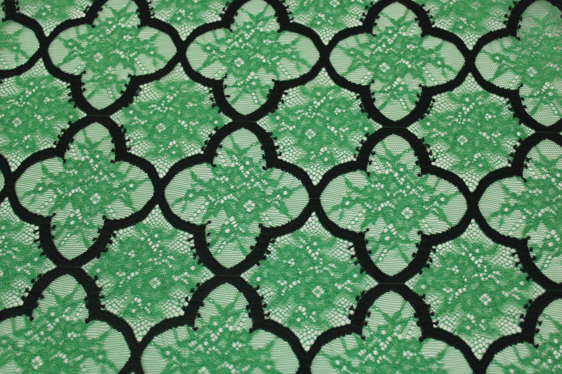 coupon de 3 mètres de dentelle - vert prairie - photo 4/5 | So Tissus
