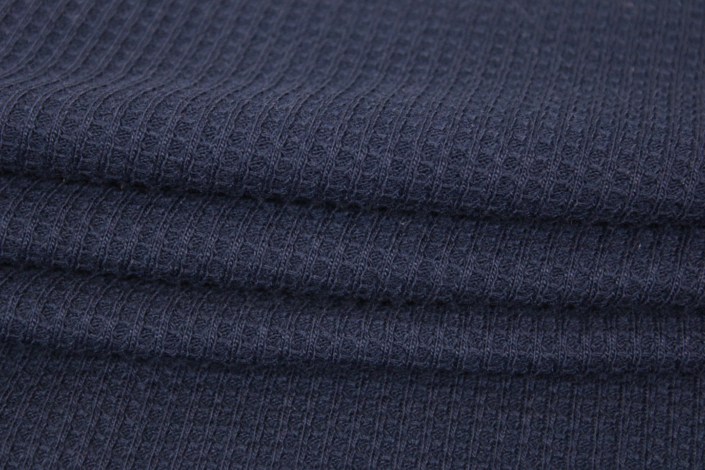 Tissu maille nid d'abeille - bleu marine - photo 2/3 | So Tissus
