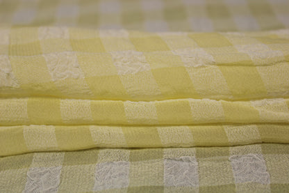 Tissu crêpe stretch gaufré - imprimé vichy - jaune pâle et blanc - photo 2/4 | So Tissus