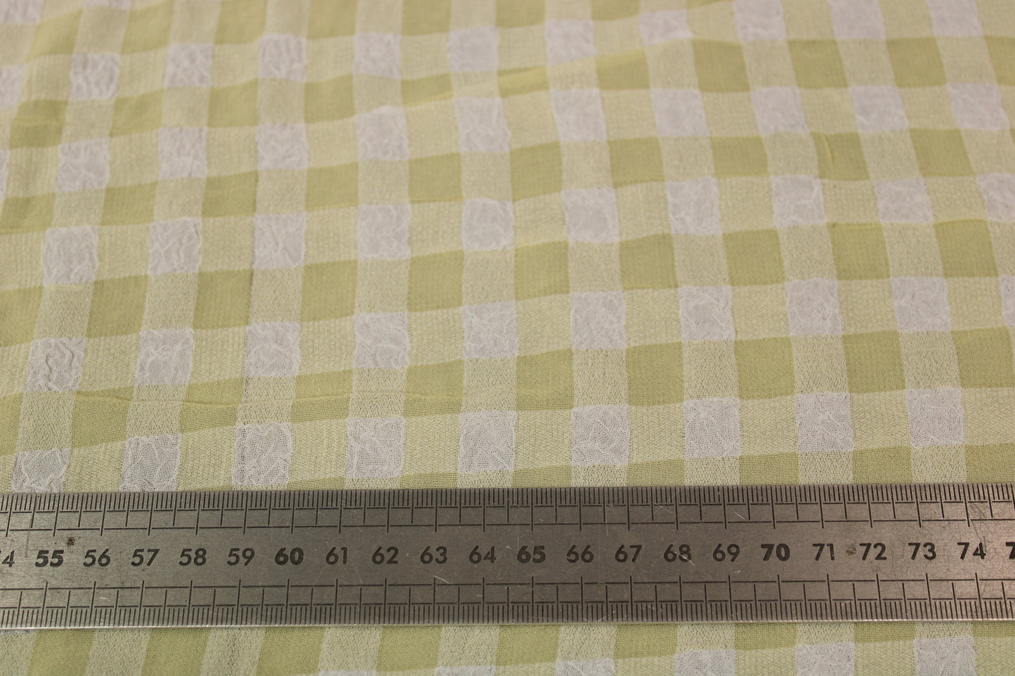 Tissu crêpe stretch gaufré - imprimé vichy - jaune pâle et blanc - photo 4/4 | So Tissus