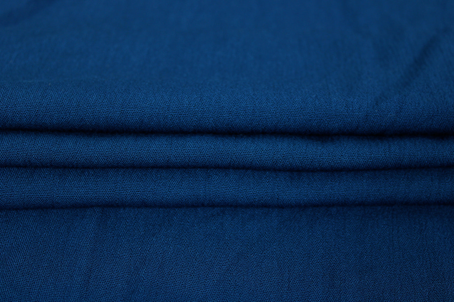 Tissu crêpe viscose - bleu canard - photo 2/3 | So Tissus