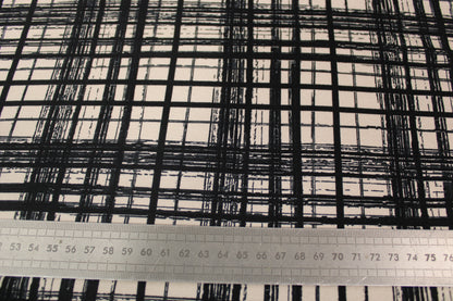 Tissu maille jersey - imprimé à carreaux - écru et noir - photo 4/4 | So Tissus