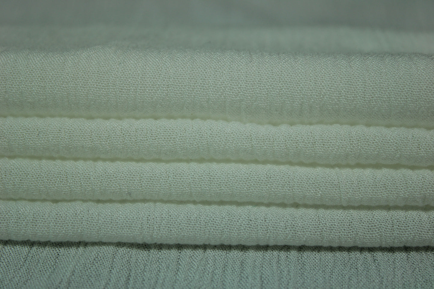 Tissu crêpon viscose - blanc - photo 2/3 | So Tissus