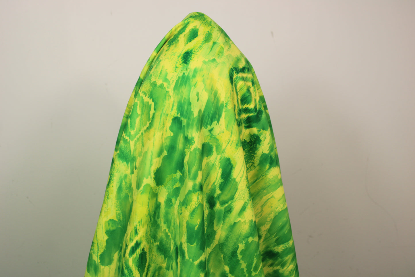 Tissu crêpe japonais - imprimé tacheté - ton vert et jaune - photo 3/4 | So Tissus