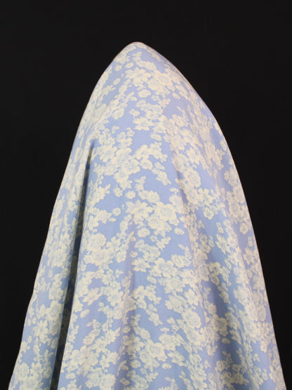 Tissu satin de viscose imprimé fleuri - bleu ciel et blanc - photo 3/4 | So Tissus